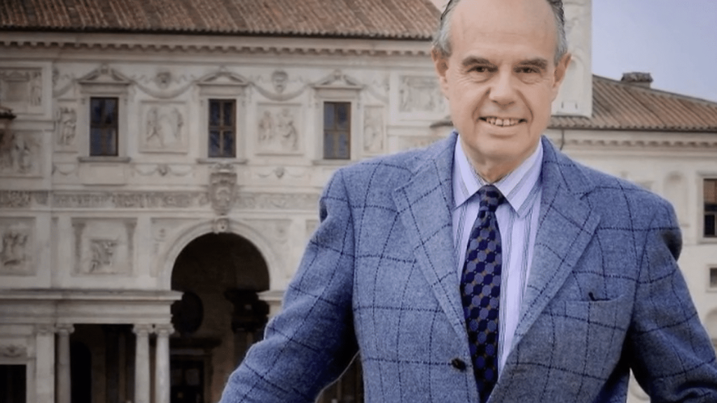 Vidéo
Mort de Frédéric Mitterrand : retour sur le parcours d'un homme de culture
Frédéric Mitterrand est décédé, jeudi 21 mars, à l'âge de 76 ans. Il avait été ministre de la Culture sous Nicolas Sarkozy, mais avant cela, le neveu du président François Mitterrand avait eu plusieurs vies. Retour sur son parcours.
