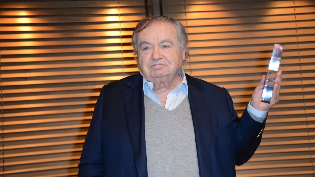Jean-Pierre Bourtayre, le compositeur des tubes "Alexandrie Alexandra" et "Gentleman cambrioleur", est mort à 82 ans
Il avait composé les musiques de dizaines de chansons de Claude François et aussi de Françoise Hardy, France Gall, Michel Sardou, Marie Laforêt entre autres.