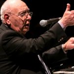 Maurice El Médioni, figure de la musique arabo-andalouse, est mort à l'âge de 95 ans
Le pianiste Maurice El Médioni, né en Algérie, est décédé à 95 ans en Israël, où il s'était installé après avoir longtemps vécu en France, a-t-on appris jeudi sur sa page Facebook officielle.