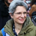 Vrai ou faux
Un salarié sur trois est-il prêt à démissionner dans l'année, comme l'affirme Sandrine Rousseau ?
La députée écologiste affirme que "près d'un salarié sur trois imagine démissionner dans l'année". C'est vrai que plusieurs sondages vont dans ce sens. Dans les faits, les démissions augmentent depuis la pandémie de covid, sans atteindre un niveau inédit.