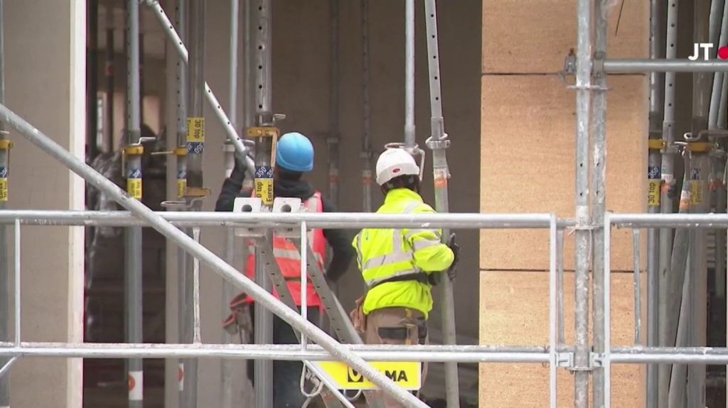 Santé mentale : la grande dépression des salariés
20 % des actifs disent souffrir d'anxiété ou de dépression. L'une des raisons ? L'empiétement de la vie professionnelle sur la vie personnelle.
