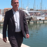 Agde : le maire et une voyante écroués dans une affaire de détournement de fonds
Le maire d'Agde, dans l'Hérault, et une femme se présentant comme "voyante" ont été mis en examen jeudi 21 mars, notamment pour détournement de fonds, et corruption.