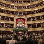 Scala de Milan : le Français Dominique Meyer sera-t-il reconduit alors que le gouvernement Meloni pousse pour un Italien ?
Les musiciens de l'Orchestre de la Scala de Milan demandent la prolongation pour deux ans du Français Dominique Meyer à la tête de l'établissement. Mais le gouvernement Meloni penche pour un Italien en la personne du directeur de la Fenice, Fortunato Ortombina.