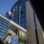 Union européenne : deux projets de loi pour le droit des travailleurs menacés par l'opposition de plusieurs pays, dont la France
Certains pays membres de l'Union européenne, dont la France, pourraient bloquer l'adoption de deux textes visant à mieux protéger les travailleurs, faute d'accord d'ici vendredi.