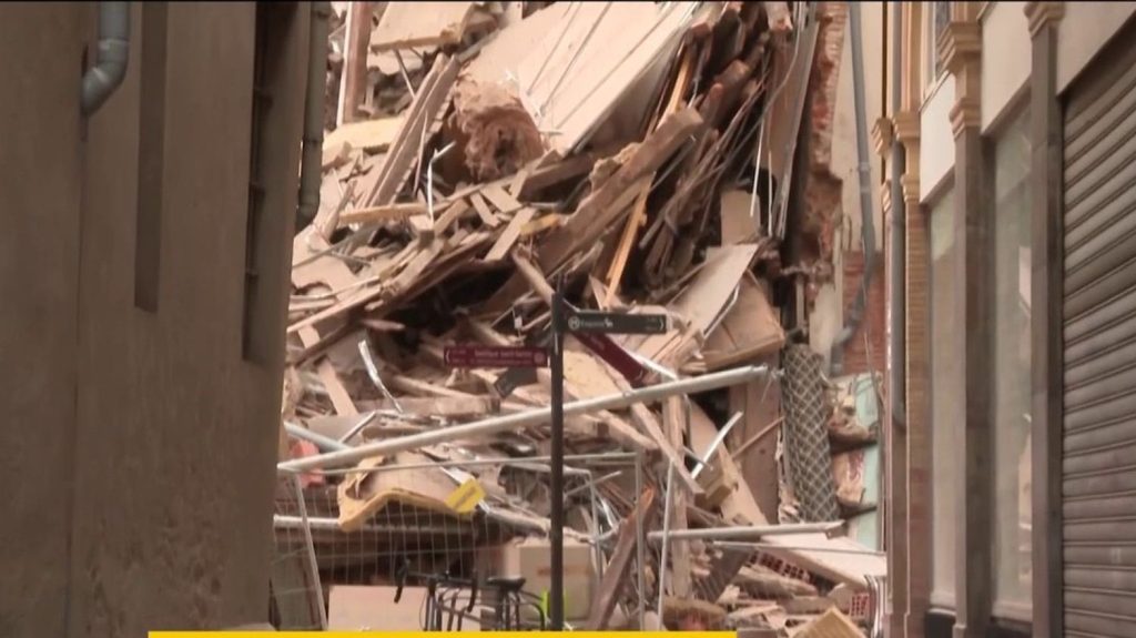 Toulouse : un immeuble s'est effondré en pleine nuit
À Toulouse, (Haute-Garonne), un immeuble de trois étages s'est effondré dans la nuit du vendredi 8 au samedi 9 mars. Aucune victime n'est à déplorer.