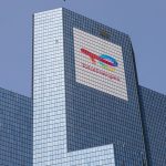 "Devoir de vigilance des entreprises" : quels enjeux pour ces nouveaux contentieux juridiques autour de l’environnement ?
Trois audiences concernant TotalEnergies, Suez et EDF ont eu lieu mardi devant la cour d’appel de Paris, elles ont pour point commun des dossiers relatifs au devoir de vigilance des entreprises au regard des risques humains et environnementaux liés à leurs activités.