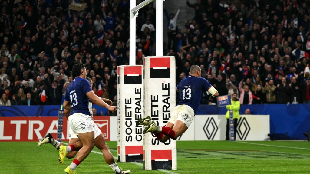 Vidéo
Six nations 2024 : Le Garrec encore marqueur, première pour Léo Barré et du grand spectacle... Revivez tous les essais de France-Angleterre
Pour son dernier match du Tournoi, le XV de France s'est imposé face à l'Angleterre à Lyon samedi (33-31) et termine la compétition à la deuxième place.