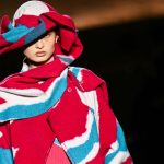 Défilé automne-hiver 2024-25, nouveaux projets A-POC ABLE, boutique parisienne : une Fashion Week bien remplie pour la maison japonaise Issey Miyake
Cette saison a été chargée pour la maison japonaise Issey Miyake qui, outre son défilé automne-hiver 2024-25, a inauguré son flagship parisien (boutique emblématique) où sont réunies toutes les lignes et pour la première fois A-POC ABLE.