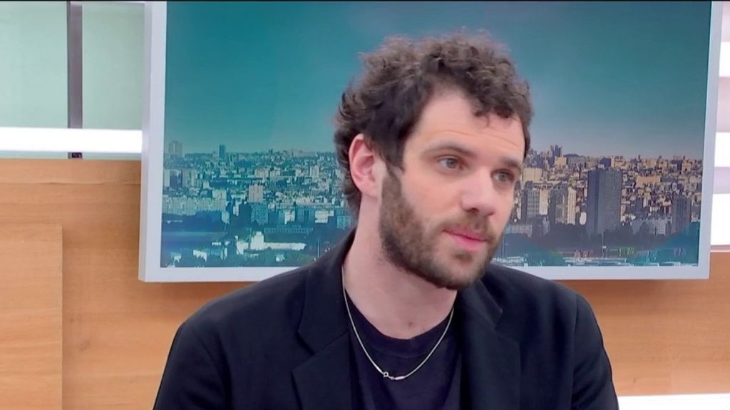 Cinéma : Félix Moati "très sensible à l'injustice" que subit le personnage de son dernier film, "La promesse verte"
Mercredi 27 mars, Félix Moati était l'invité des cinq dernières minutes du 12/13 info, pour parler de "La promesse verte", réalisé par Édouard Bergeon.