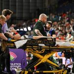 Mondiaux d'athlétisme en salle : la perchiste française Margot Chevrier souffre d'une fracture ouverte de la cheville
Alors qu'elle participait à la finale du concours de la perche lors des Mondiaux en salle de Glasgow, la championne de France a été évacuée sur civière et placée sous oxygène, samedi. Elle sera opérée une première fois dimanche.
