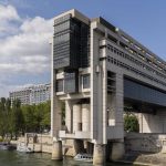 Vrai ou faux
La France est-elle "systématiquement" en déficit depuis 50 ans ?
Alors que la France vient d'enregistrer en 2023 un déficit de 5,5% du PIB, le député du Rassemblement national Jean-Philippe Tanguy et la candidate Renaissance aux européennes Valérie Hayer assurent tous les deux que la France est "systématiquement" en déficit depuis 50 ans. C'est vrai.