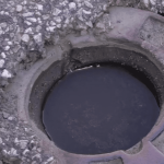 Pénurie d'eau : le fléau des fuites dans les petites communes
L'association Intercommunalités de France a recensé 198 communes dans l'Hexagone où le taux de fuite dépasse 50%. Où se trouvent-elles ? Et pourquoi autant de fuites ?