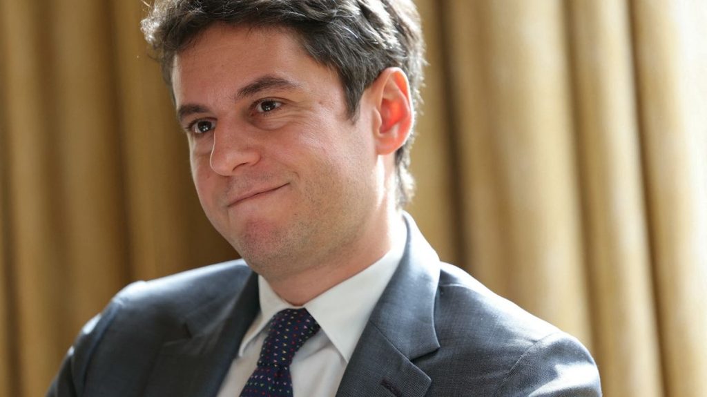 A Montbéliard, le Premier ministre Gabriel Attal lance la "Capitale de la culture" 2024
Le chef du gouvernement français, qui célèbre son 35e anniversaire samedi 16 mars, va se retrouver au cœur d'un "Joyeux bazar", nom de baptême de la fête inaugurale de "Montbéliard, Capitale française de la culture" 2024.