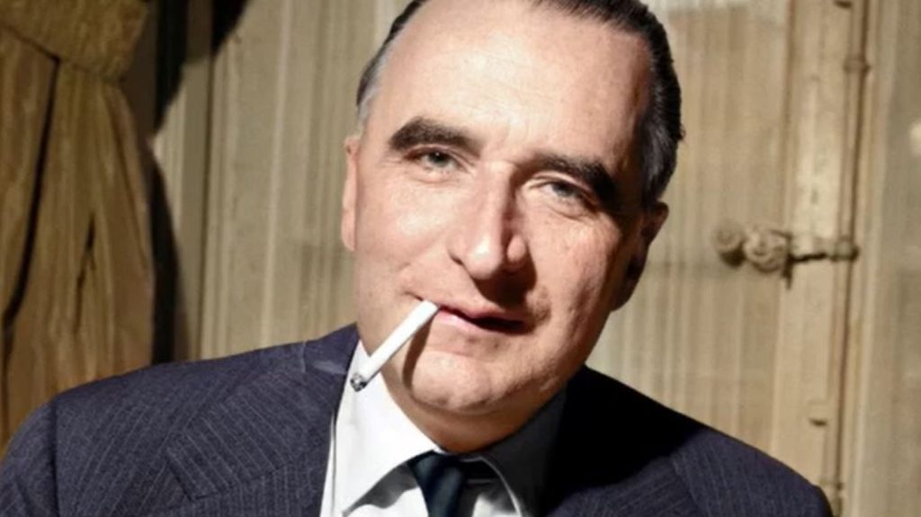 Vidéo
Quand Georges Pompidou devait faire face à la rumeur et dissimuler la maladie
A l'occasion du 50e anniversaire de la disparition de l'ancien président, le documentaire "Georges Pompidou, la cruauté du pouvoir", diffusé sur France 3, revient sur les épreuves traversées avant et pendant son mandat.