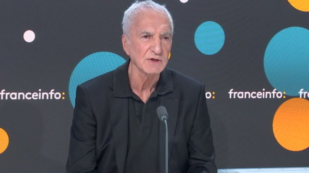 "Georges Pompidou, la cruauté du pouvoir" : "C’était un jouisseur qui vivait la vie à 100 à l’heure", raconte le réalisateur du documentaire
Jean-Pierre Cottet, Patrice Duhamel et Éric Roussel ont passé deux ans à explorer les archives de l’ancien président de la République, mort il y a 50 ans d’une maladie foudroyante. Un film diffusé mercredi à 21h10 sur France 3.