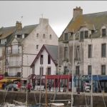 Loire-Atlantique : les habitants se préparent aux grandes marées
Le littoral Atlantique et la Manche se préparent à faire face à l’une des plus grandes marées de la décennie dimanche 10 mars. Au Croisic (Loire-Atlantique), les habitants tentent d’anticiper les risques de crues.