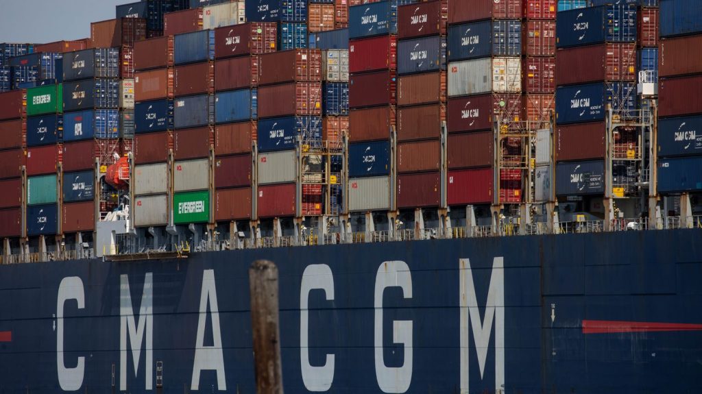 Corse : des marins de la Corsica Linea en grève bloquent des bateaux à Bastia
Les salariés de la Corsica Linea sont en grève depuis lundi contre l'ouverture d'une liaison passagers et fret entre Toulon et la Corse.