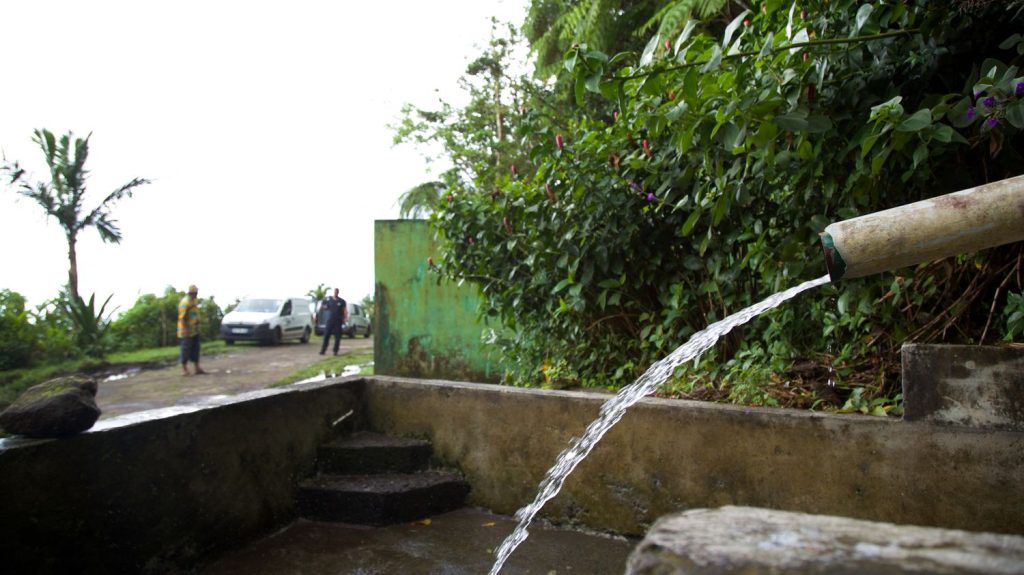 Crise de l'eau en Guadeloupe : "Les moyens ne sont pas à la hauteur", dénonce Harry Durimel, maire écologiste de Pointe-à-Pitre
Alors que la Guadeloupe est confrontée depuis des années à une crise de l'eau due à un mauvais état des canalisations et à la pollution par le chlordécone, le maire écologiste de Pointe-à-Pitre et avocat historique des victimes du chlordécone, réclame "une réaction à la mesure de la crise".