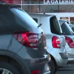 Aveyron : un homme poignardé à mort après une altercation sur un parking
À Onet-le-Château (Aveyron), un homme de 45 ans a été tué d’un coup de couteau samedi 16 mars. Une simple altercation sur le parking d’un supermarché aurait mené à l'événement, qui s’est déroulé devant la femme et l’enfant de la victime.