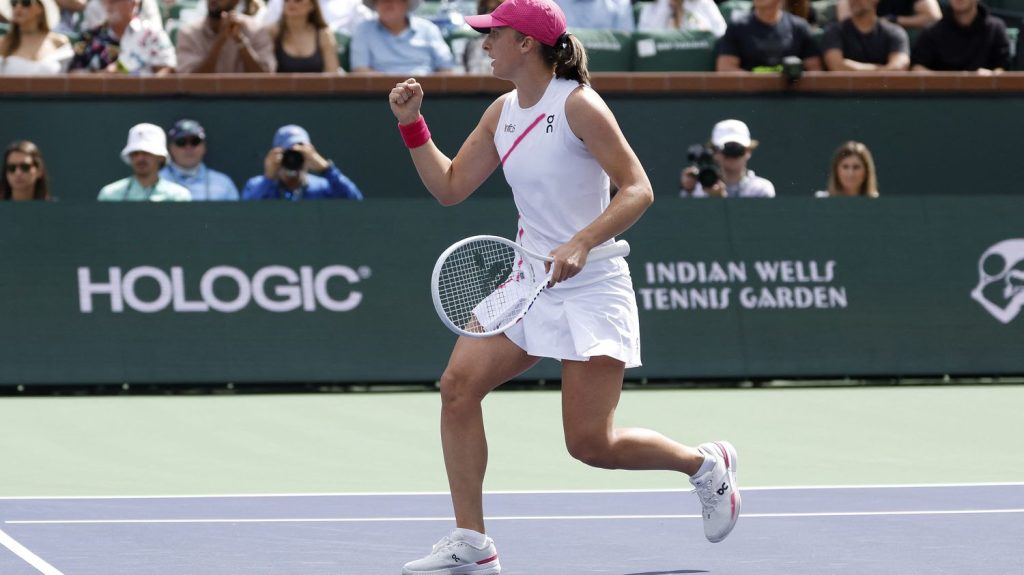 Indian Wells : Iga Swiatek bat Maria Sakkari et remporte le WTA 1000 américain pour la deuxième fois
En finale du tournoi californien, dimanche, Iga Swiatek a dominé Maria Sakkari en deux sets.