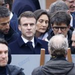 Paris 2024 : Emmanuel Macron a inauguré le village olympique, à cinq mois de l'ouverture des JO
Le chef de l'Etat a symboliquement coupé le ruban de ce complexe, où seront logés près de 14 500 athlètes avec leur staff durant la compétition.