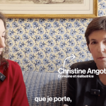 Vidéo
Christine Angot parle de l’inceste qu’elle a subi à sa fille
Lorsqu’elle était enfant, Christine Angot, a été victime d’inceste de la part de son père. Un traumatisme sur lequel elle échange avec sa fille, Léonore Chastagner. Face au silence de ses proches, l’écrivaine et réalisatrice a également choisi de parler de son passé dans le documentaire “Une famille”.
