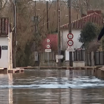 Inondations en Charente-Maritime : le quotidien des habitants de Saintes chamboulé
À Saintes, en Charente-Maritime, les inondations se poursuivent, jeudi 7 mars, et le quotidien des habitants est chamboulé. Le niveau de la Charente devrait atteindre son pic samedi.