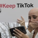 Pour les influenceurs, une interdiction de TikTok aux Etats-Unis ferait "du mal à beaucoup de gens"
Le projet de loi visant à interdire TikTok sur le sol américain a été adopté mercredi 13 mars par la Chambre des représentants aux États-Unis. Une décision qui inquiète les utilisateurs du réseau social chinois.