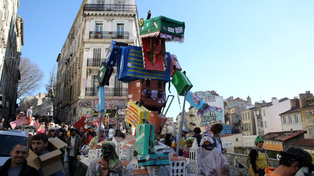 Marseille : le carnaval de la Plaine interdit par la préfecture de police dimanche soir
Le préfecture a pris plusieurs arrêtés, dont un pour interdire la manifestation du carnaval à partir de 18h30 dimanche.