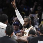 NBA : LeBron James un peu plus dans l'histoire en devenant le premier joueur à inscrire 40 000 points en carrière
La star des Los Angeles Lakers a dépassé cette marque jusqu'alors jamais atteinte samedi contre les Denver Nuggets.