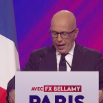 Elections européennes : Les Républicains à la recherche d’une nouvelle dynamique
À la peine dans les sondages, Les Républicains ont lancé, samedi 23 mars, leur campagne pour les élections européennes avec un premier grand meeting à Aubervilliers (Seine-Saint-Denis). Éric Ciotti et la tête de liste, François-Xavier Bellamy, se sont notamment exprimés.