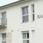 Ehpad : un grand groupe de maisons de retraite placé en liquidation judiciaire
Medicharme, un grand groupe de maisons de retraite, vient d’être placé en liquidation judiciaire. Vendredi 1er mars, les résidents n’ont aucune information concernant la suite de leur prise en charge.