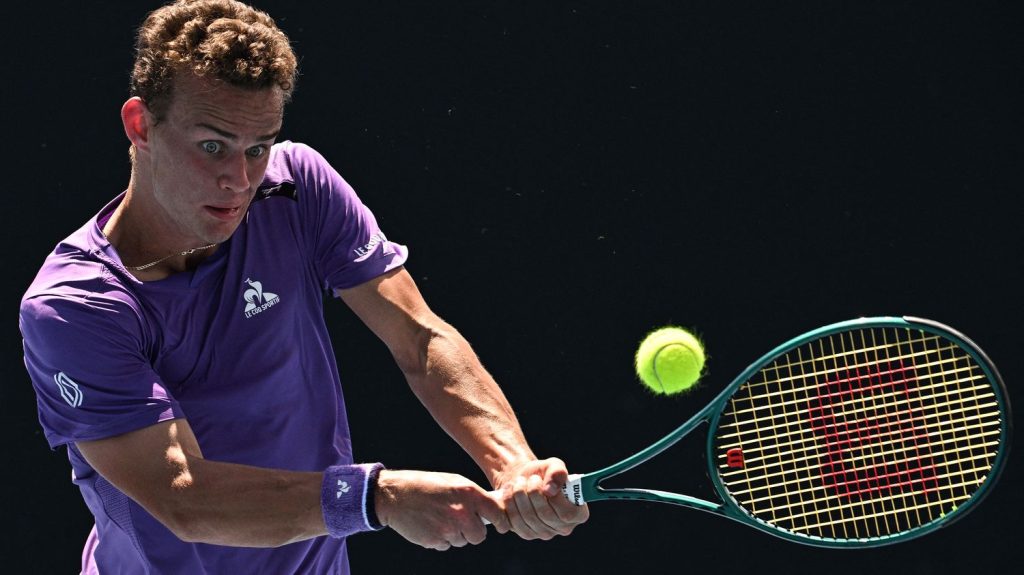 Miami : Luca Van Assche qualifié pour le deuxième tour du Masters 1000, Varvara Gracheva et Arthur Fils sortis d'entrée
Luca Van Assche a passé l'épreuve du premier tour, mercredi, avant l'entrée dans le tournoi d'Arthur Fils. Première Française en lice dans le tournoi classé WTA 1000, Varvara Gracheva a été battue.