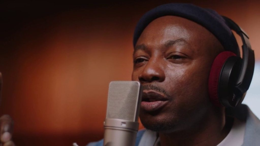 MC Solaar : retour sur les 30 ans de carrière du magicien des mots
Durant plus de 30 ans, le rappeur MC Solaar a su faire vibrer les mots, qu'il sait manier comme personne. L'artiste sort son nouvel album, "Lueurs Célestes", vendredi 15 mars.