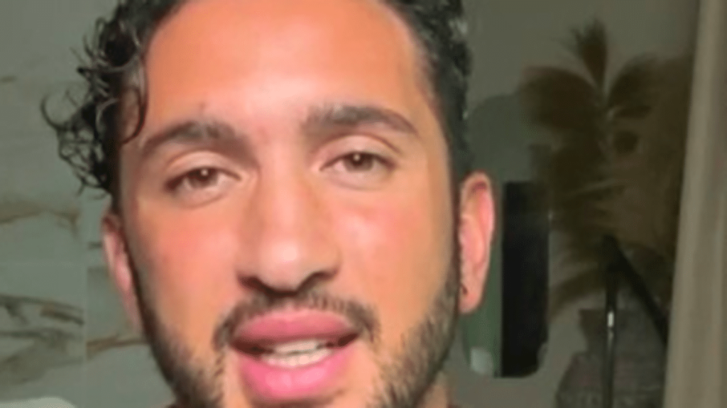 Rugby : selon Maxime Mermoz, le XV de France actuel a "toutes les qualités" pour "faire de belles choses"
Maxime Mermoz, ancien joueur emblématique du XV de France, revient sur les récentes performances des Bleus dans le 19/20 info, samedi 16 mars.