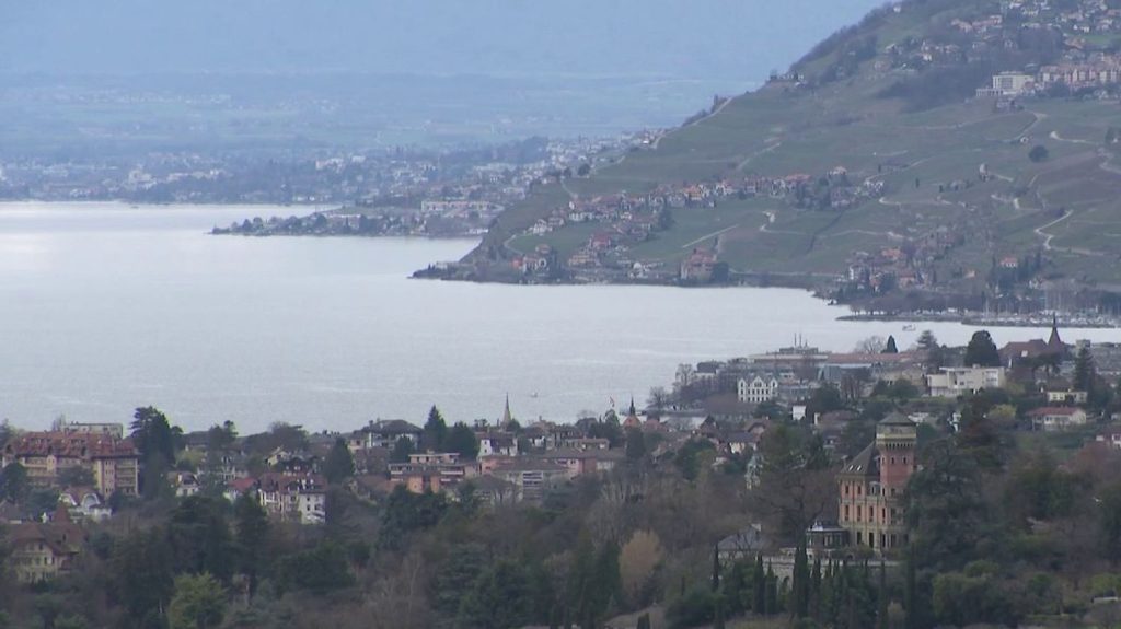 Réchauffement climatique : le lac Léman menacé par des températures élevées
En 2023, la température moyenne du lac Léman s'élevait à 13,6 °C. Des records inédits qui inquiètent sur l'avenir du lac.