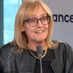 "Ces milliardaires plus forts que les États" : Musk, Bezos… L'essayiste Christine Kerdellant raconte ces hommes qui "décident l'avenir du monde"
Christine Kerdellant, journaliste spécialisée en économie et essayiste, a choisi ces milliardaires non pas selon le classement des fortunes, mais pour leur poids sur l'avenir du monde. "Ces milliardaires plus forts que les États", est publié aux Éditions de l'Observatoire.