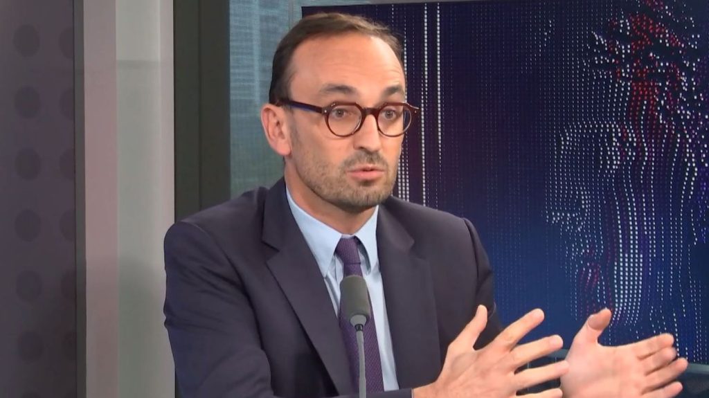 Superprofits : "On soutiendra toutes les initiatives de la majorité pour aller récupérer une partie de cette rente", affirme le ministre des Comptes publics Thomas Cazenave
Invité mardi sur France Inter, le ministre des Comptes publics, confirme que l'objectif du gouvernement est "de ramener le déficit public sous les 3%".