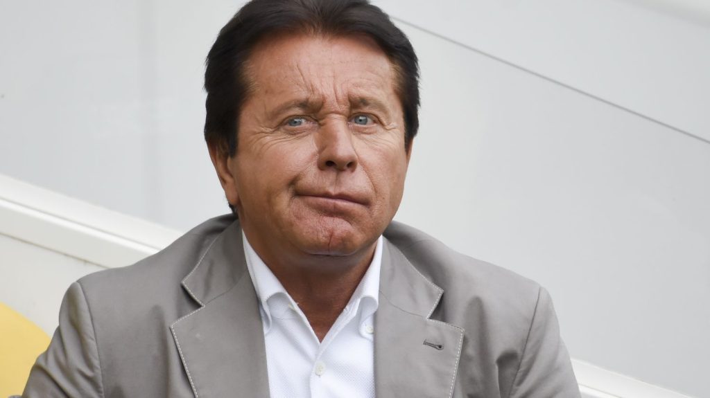 FC Nantes : le président du club, Waldemar Kita, a été mis en examen pour fraude fiscale
Le président du club nantais et sa femme ont été mis examen après une enquête du parquet national financier (PNF).