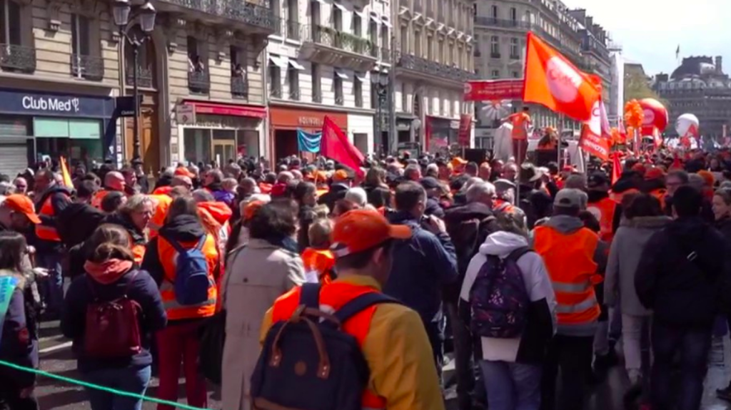 Grèves : les fonctionnaires se mobilisent pour leurs salaires
Les fonctionnaires sont appelés à la grève, mardi 19 mars, par huit syndicats qui réclament notamment des augmentations de salaire. Ils appellent également à ouvrir des négociations sur les conditions de travail, et l'attractivité de certains métiers.