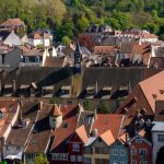 Montbéliard devient "Capitale française de la Culture" et promet un "Joyeux bazar" pour sa cérémonie d'ouverture
L'agglomération du Doubs se lance samedi 16 mars dans l'aventure de "Capitale de la Culture" en présence de Gabriel Attal. Au programme, près de 300 événements artistiques sont prévus dans toutes les communes de la région durant toute l'année.