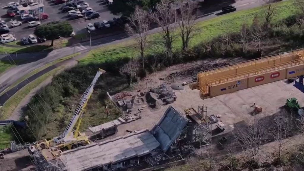 Toulouse : un mort sur le chantier du métro
Sur le chantier de construction du métro toulousain, un des salariés est mort, trois autres ont été blessés, lundi 4 mars, lors de l'effondrement d'une structure en béton.