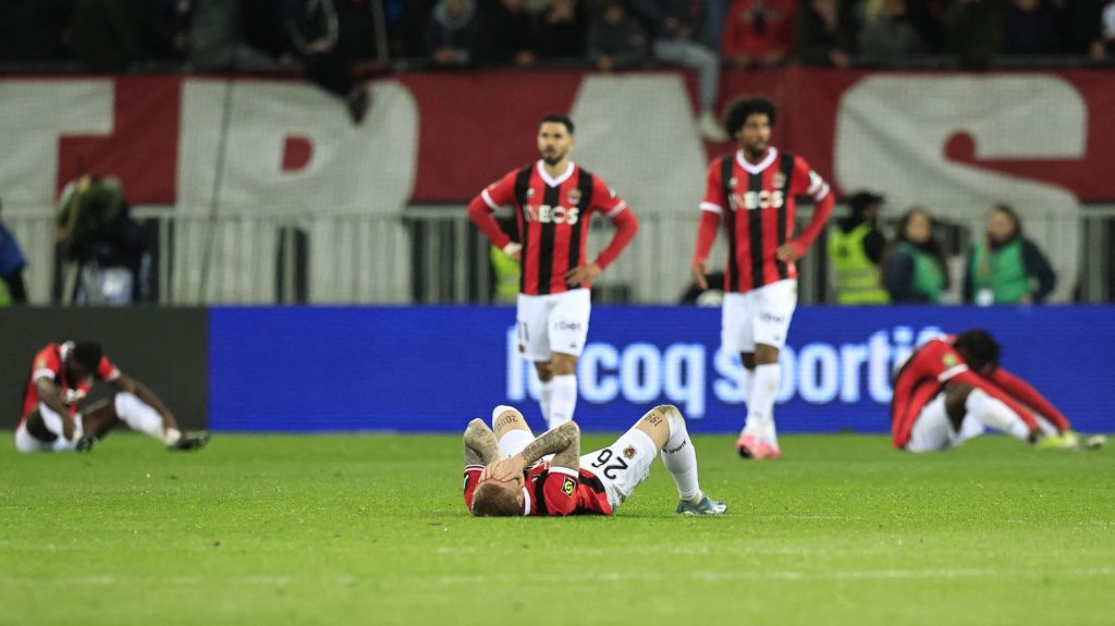 Ligue 1 : battu par Montpellier et sans victoire depuis six matchs, Nice ne répond plus
Désormais cinquième de Ligue 1, Nice n'est plus que l'ombre de l'équipe surprise du début de saison après sa défaite contre Montpellier (1-2), suivie de tensions entre joueurs et ultras, vendredi soir.