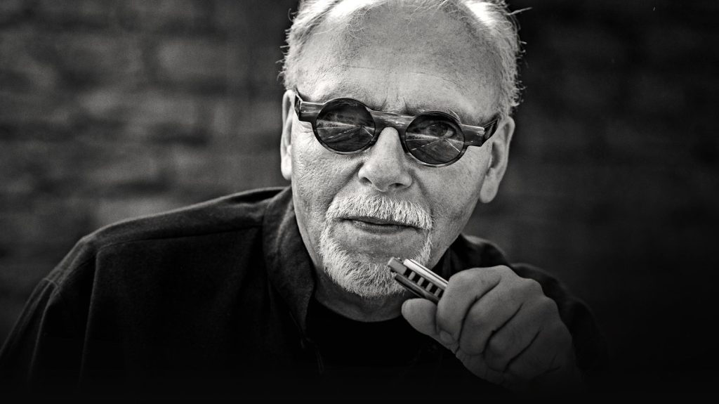 Jean-Jacques Milteau adapte des classiques soul, folk et rock pour son harmonica intemporel
"Key to the Highway", le nouvel album de l'harmoniciste Jean-Jacques Milteau sort le 29 mars. Dix reprises de grands standards issus du blues, mais aussi de la soul, du folk, de la country et du rock.
