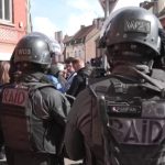 Trafic de drogue : les opérations "place nette XXL" se poursuivent
Depuis le début des opérations "place nette XXL" lancées par Emmanuel Macron le 19 mars, 476 personnes ont été arrêtées. Selon le gouvernement, 4 000 points de deals seraient encore actifs en France.