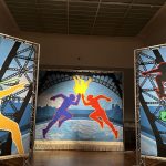 Reportage
Paris 2024 : "C'est ce que j'imaginais, mais en mieux !", s'enthousiasme Marjane Satrapi devant "sa" tapisserie olympique
Le triptyque imaginé par l'artiste franco-iranienne a été dévoilée mardi après près de trois ans de travail. L'œuvre va être exposée à Paris dans les JO, puis à Nice.