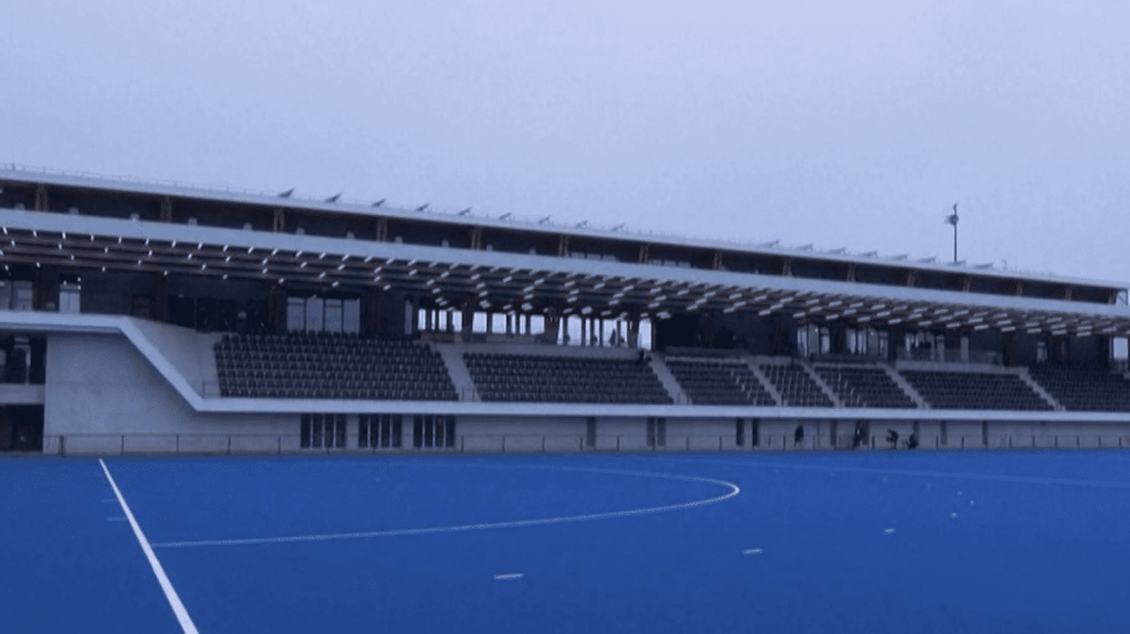 Paris 2024 : après avoir accueilli les Jeux en 1924, le stade Yves-du-Manoir reprend du service
Le stade Yves-du-Manoir à Colombes, dans les Hauts-de-Seine, accueillera les épreuves de hockey sur gazon lors des Jeux olympiques de Paris 2024. Présent sur le plateau du 8 Heures, mardi 19 mars, le journaliste Samuel Ollivier rappelle que cette enceinte accueillait déjà les Jeux de Paris en 1924.