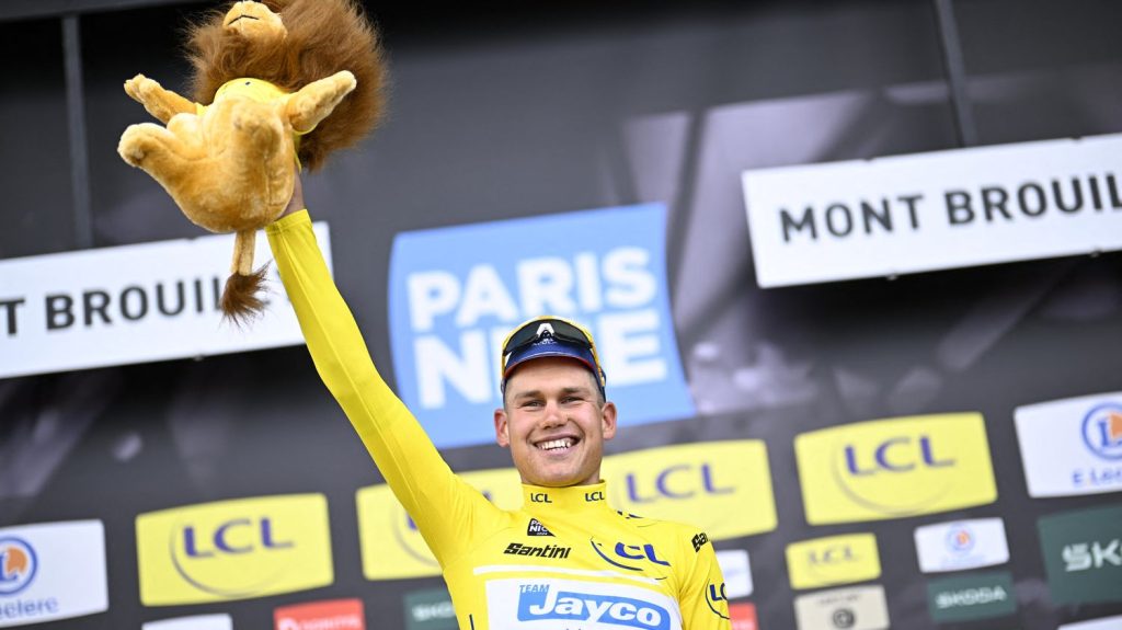Vidéo
Paris-Nice 2024 : la victoire pour Santiago Buitrago, le maillot jaune pour Luke Plapp... Le résumé de la 4e étape
Le coureur de la Bahraïn-Victorious s'est imposé lors de la quatrième étape de Paris-Nice, après une échapée de près de 30 km en duo avec l'Australien Luke Plapp.