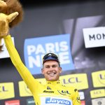Vidéo
Paris-Nice 2024 : la victoire pour Santiago Buitrago, le maillot jaune pour Luke Plapp... Le résumé de la 4e étape
Le coureur de la Bahraïn-Victorious s'est imposé lors de la quatrième étape de Paris-Nice, après une échapée de près de 30 km en duo avec l'Australien Luke Plapp.