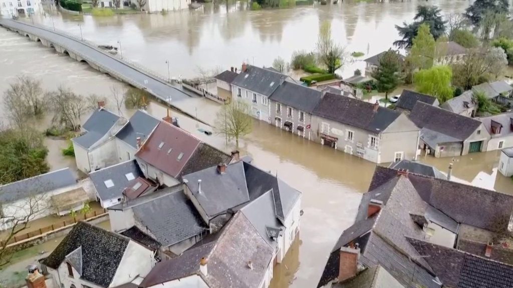 Vidéo
Inondations : le pic de la crue attendu dans la journée en Indre-et-Loire
L'Indre-et-Loire est toujours en vigilance rouge. Le pic de la crue devrait être atteint dans la journée.